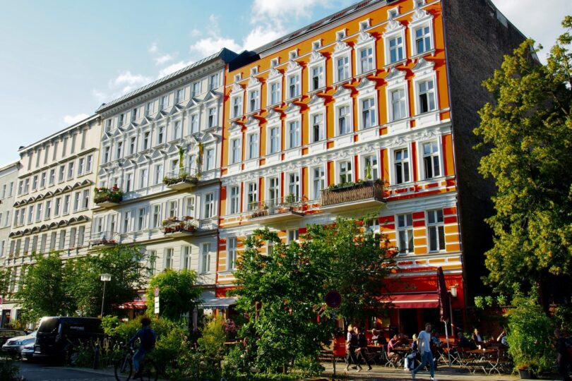 Eine typische Häuserfassade in Kreuzberg